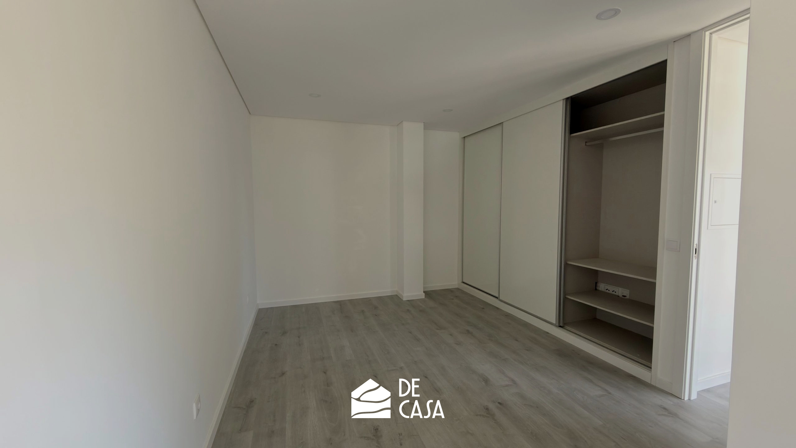 Apartamento T1 em Repeses e S. Salvador