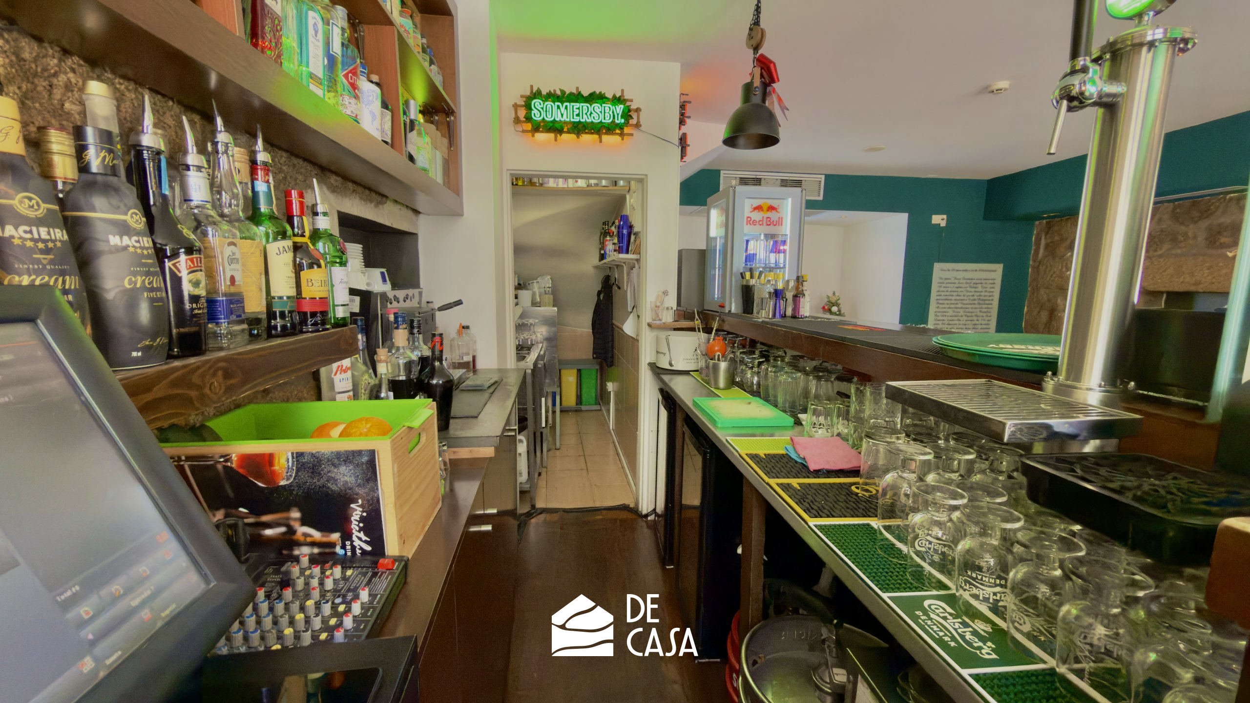 Espaço Comercial para Trespasse: Bar em Pleno Funcionamento!