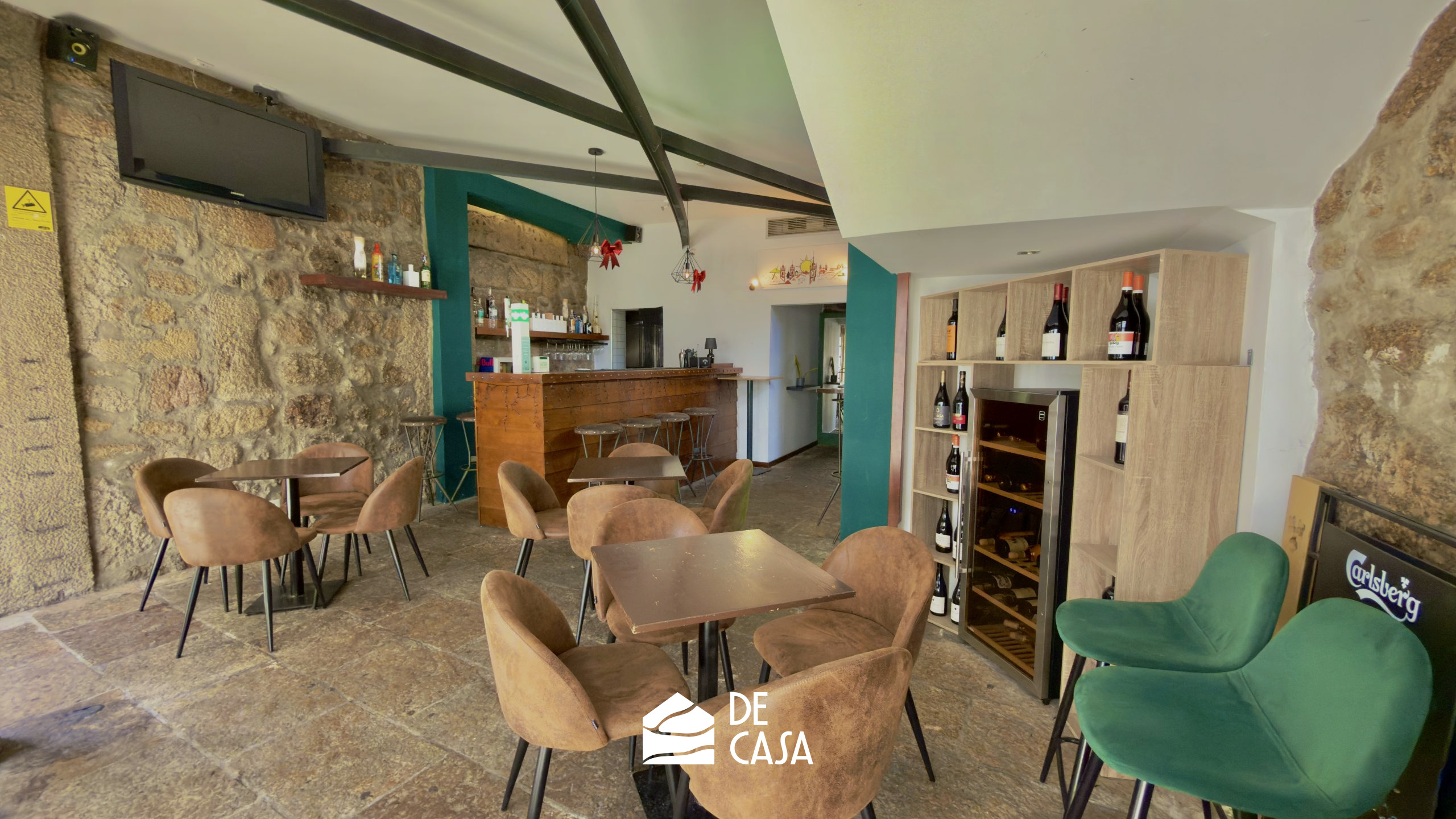 Espaço Comercial para Trespasse: Bar em Pleno Funcionamento!
